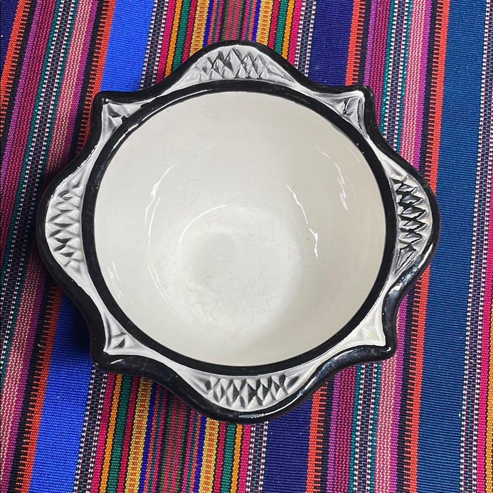 MCM California Pottery Black and White Ceramic Bowl Crosshatch Design Nut/Candy